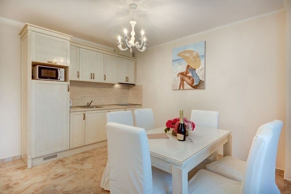 Фото Venera & Anastasia Palace Apartments