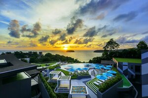 отель The Sis Kata Phuket