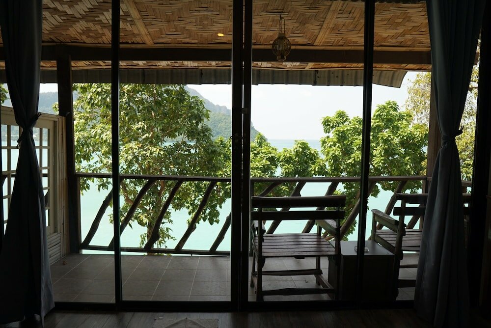 Фото Phi Phi Cozy Seafront Resort