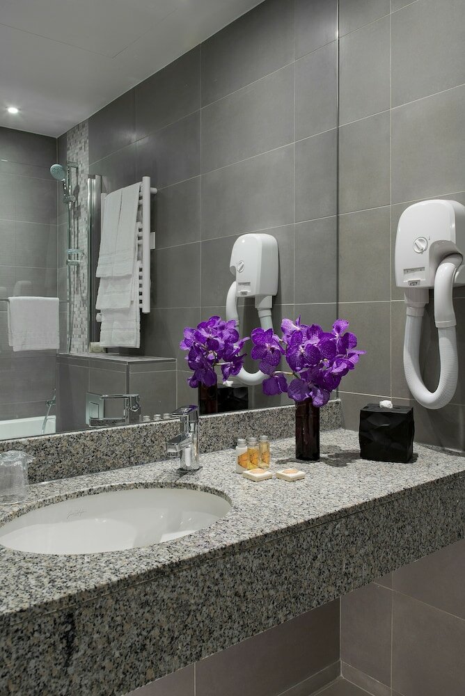 Фото Timhotel Opéra Blanche Fontaine