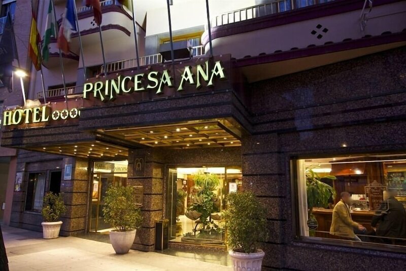 Гостиница Hotel M. A. Princesa Ana в Гранаде