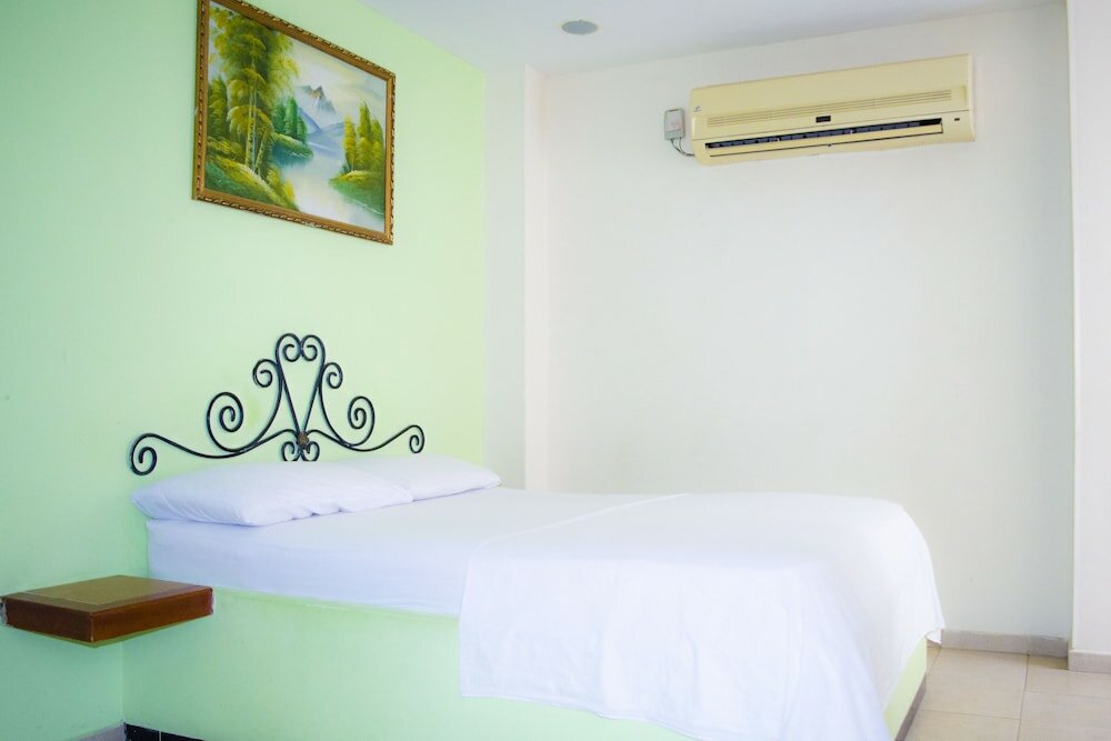 Фото Hostal Solymar