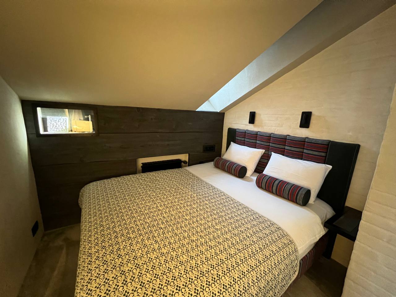 Фото Конь в пальто. Музей и постой