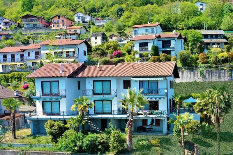 Гостиница Diana Villa With Garden and Lake View in Oggebbio