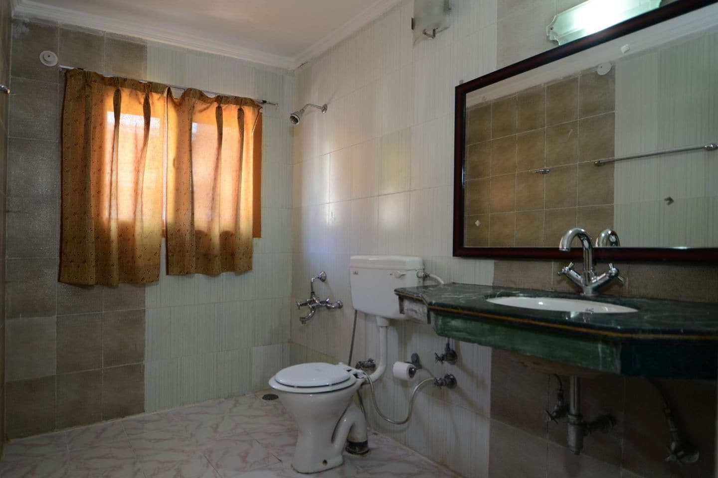 Фото Hotel Abshar