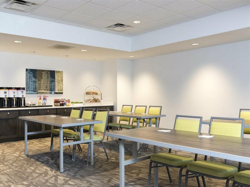 Фото Hampton Inn & Suites Chicago Schaumburg