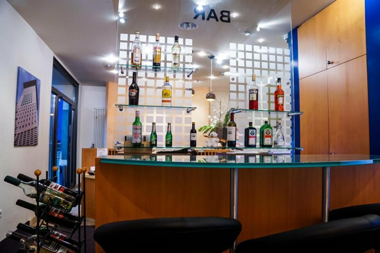 Фото Hotel Niederraeder Hof