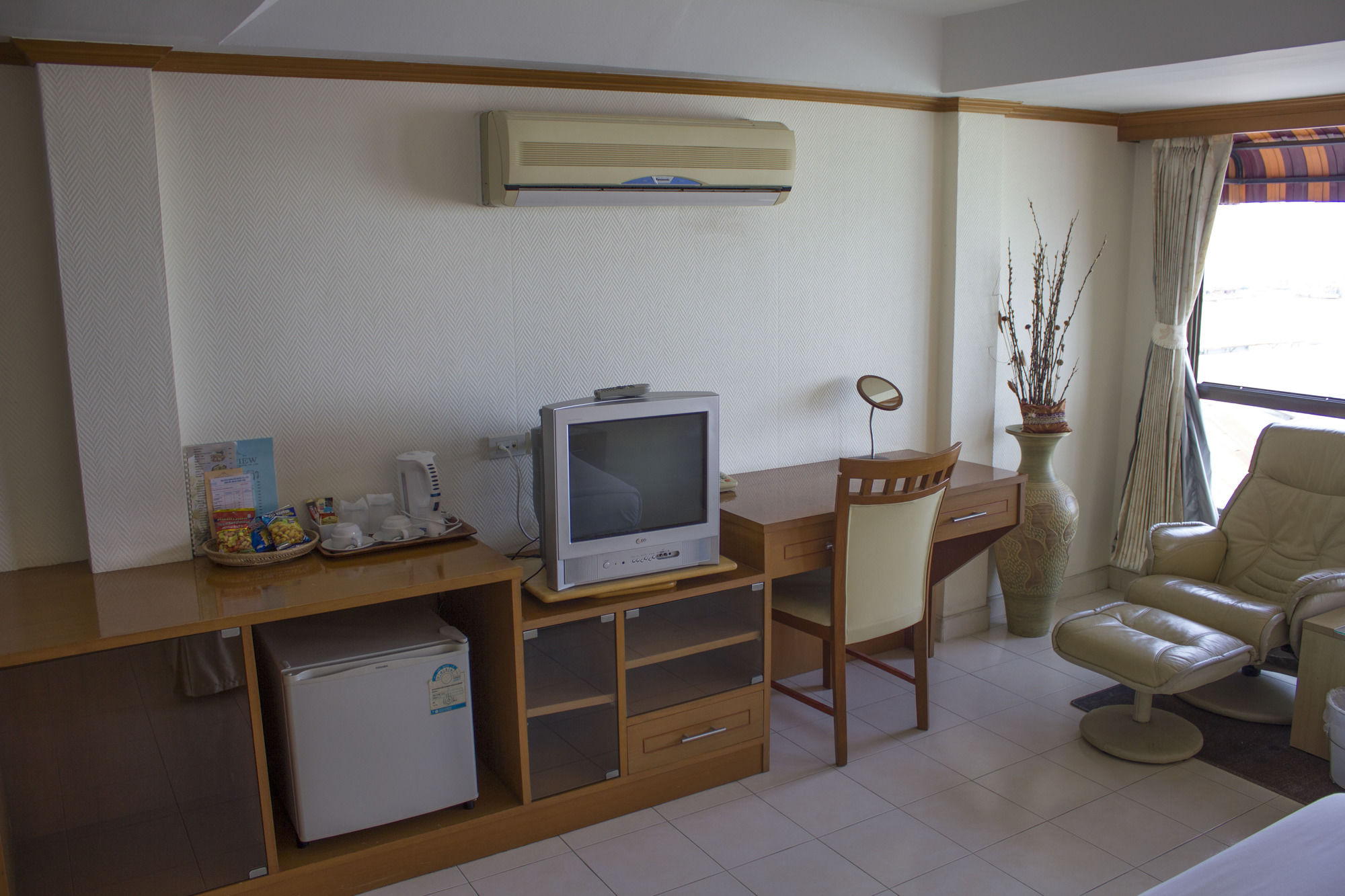 Фото Seaview Hotel Sriracha
