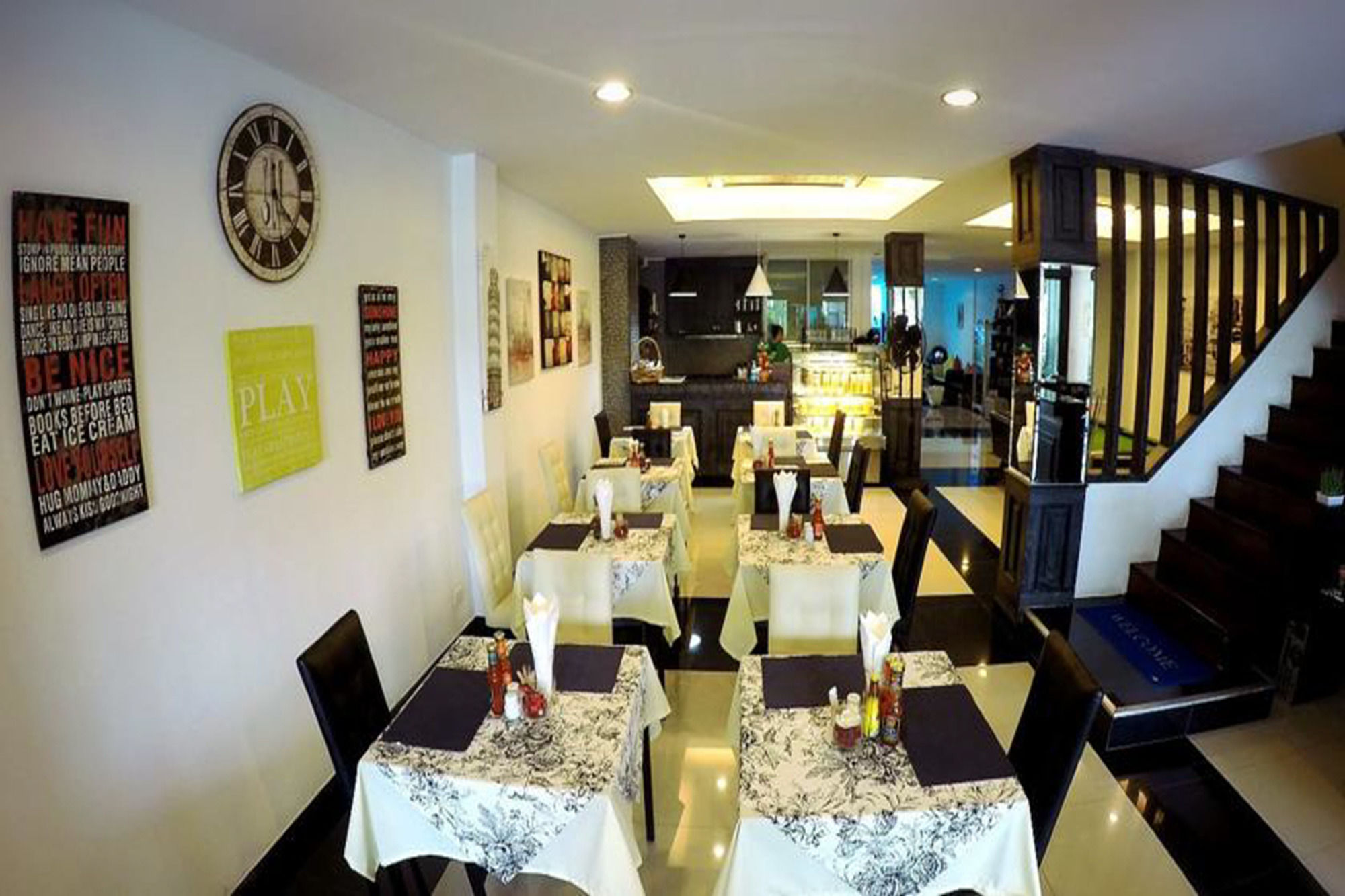 Фото Oyo 898 Sota Residence