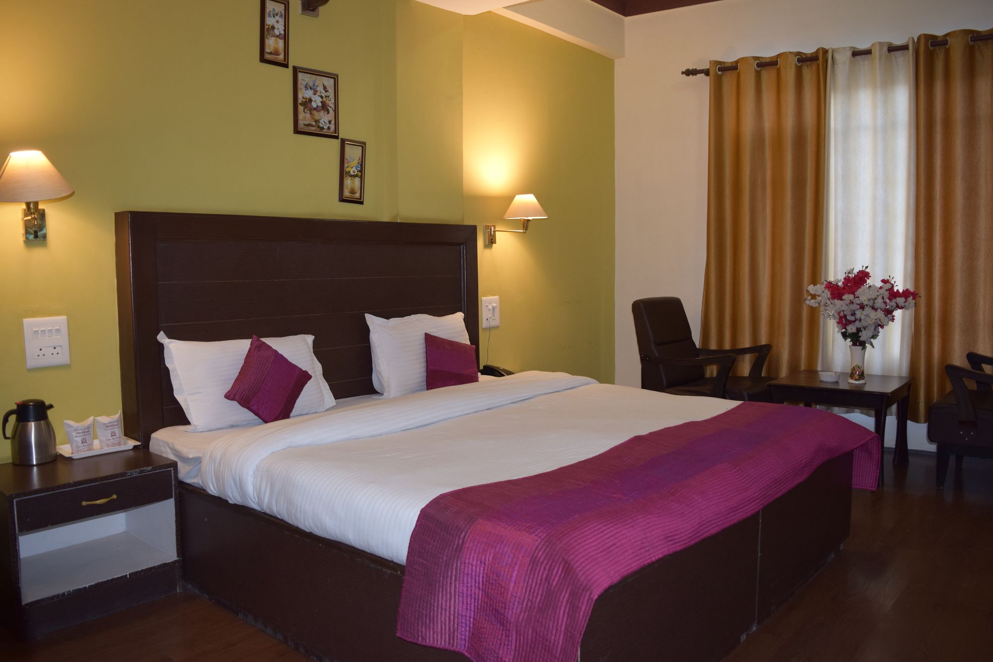 Фото Zojila Residency