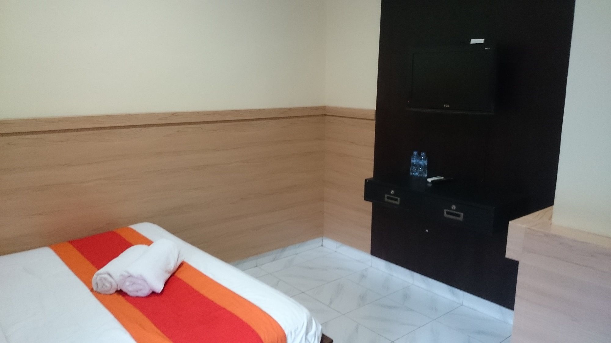 Фото Agus Beach Inn