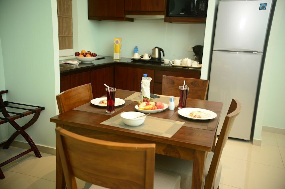 Фото Ocean Edge Suites & Hotel Colombo