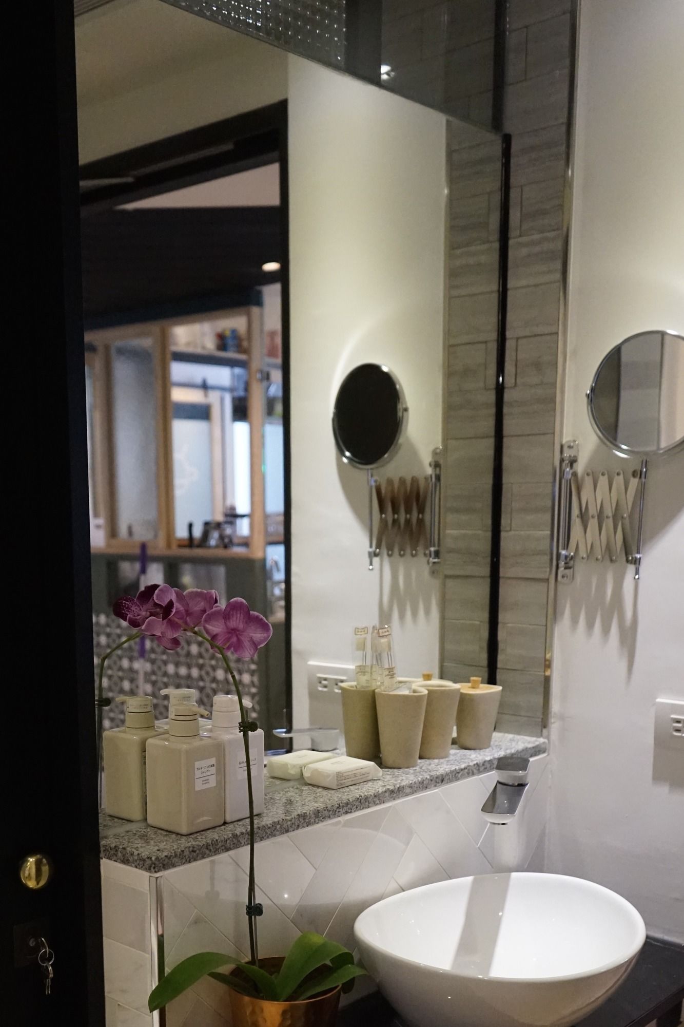 Фото Nihao Cafe Hotel