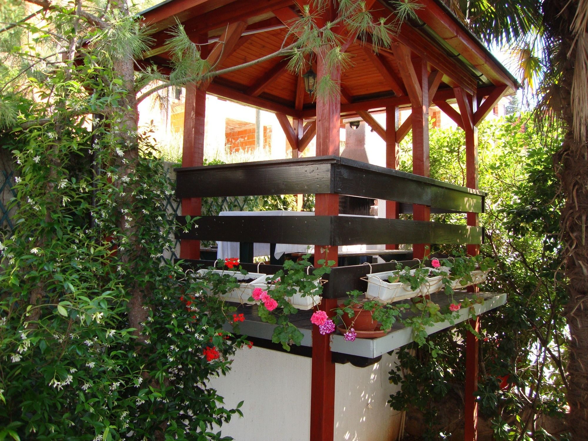 Фото Villa Roses Apartments & Wellness