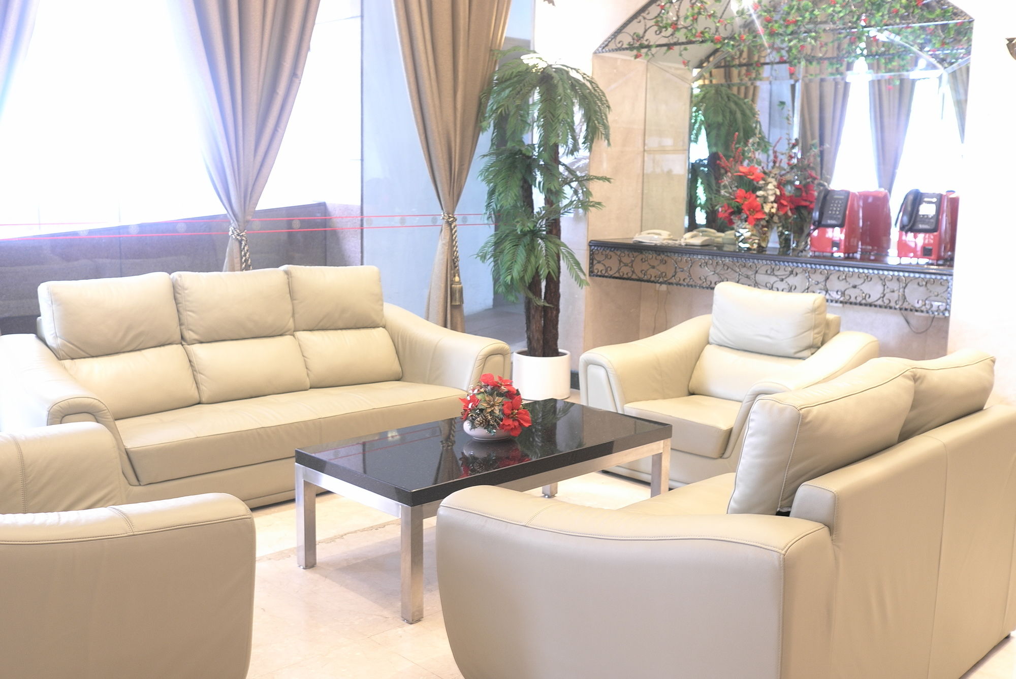 Фото Orchard Grand Court