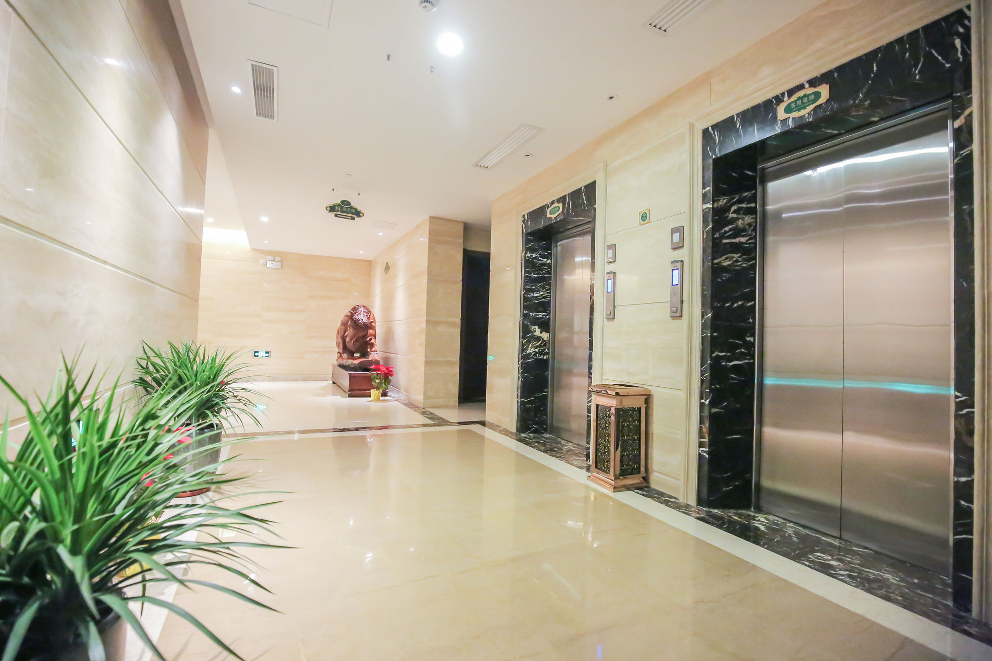 Фото New Knight Royal Hotel Shanghai Pudong Airport Avenue