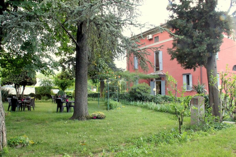 Гостиница Hotel Villa Azzurra в Болонье
