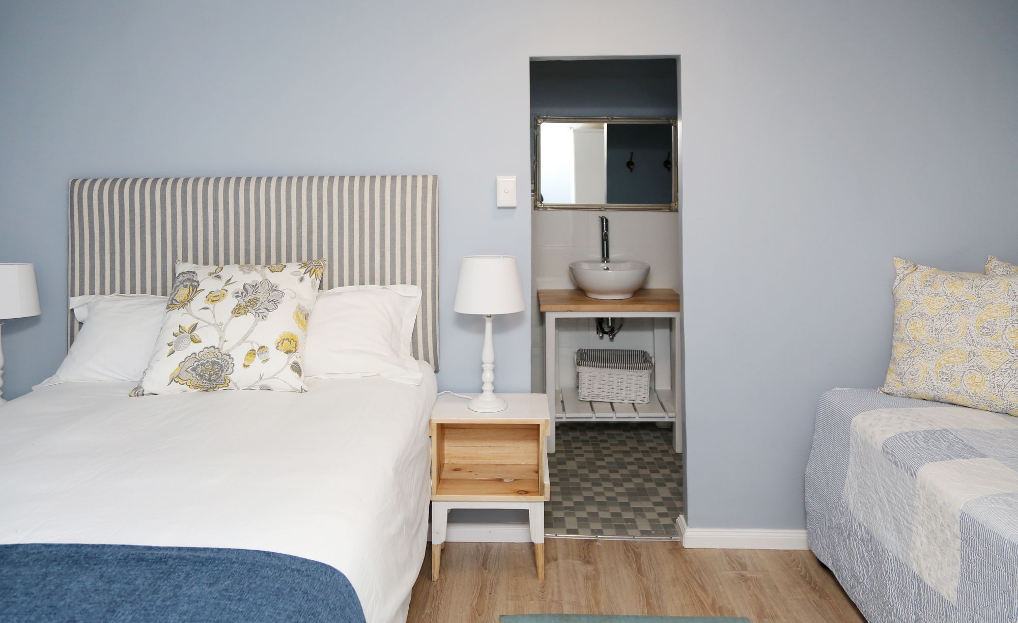 Фото Newington Place