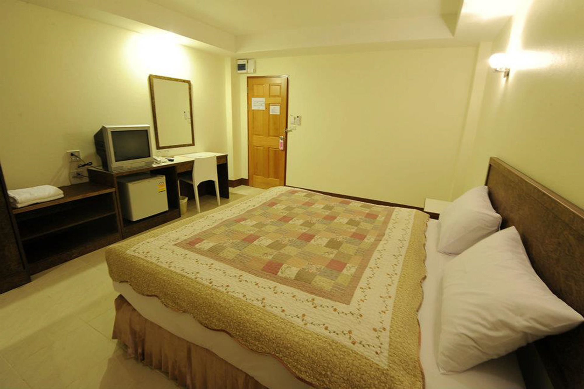 Фото Trat Center Hotel