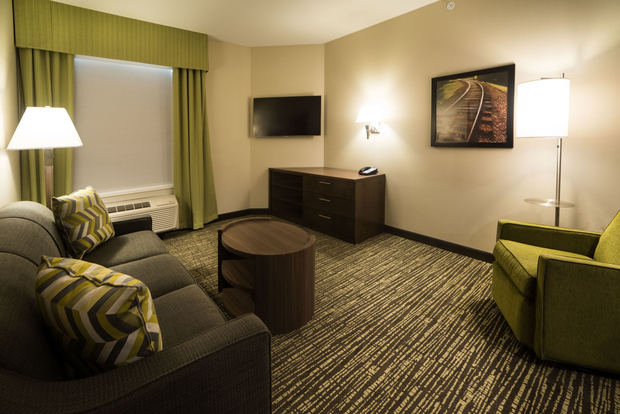 Фото Candlewood Suites West Edmonton - Mall Area, an Ihg Hotel