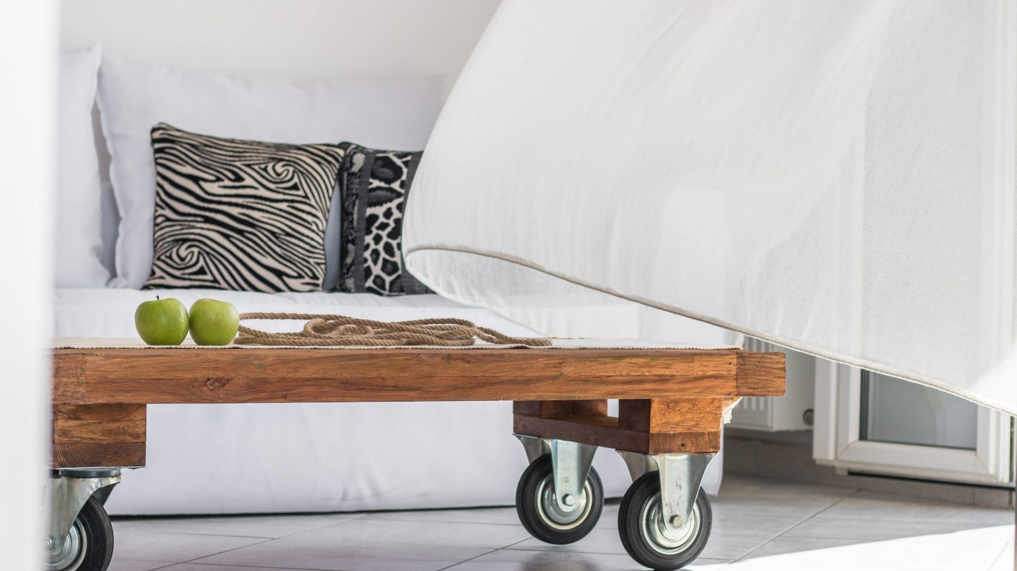 Фото Iphimedeia Apartments & Suites