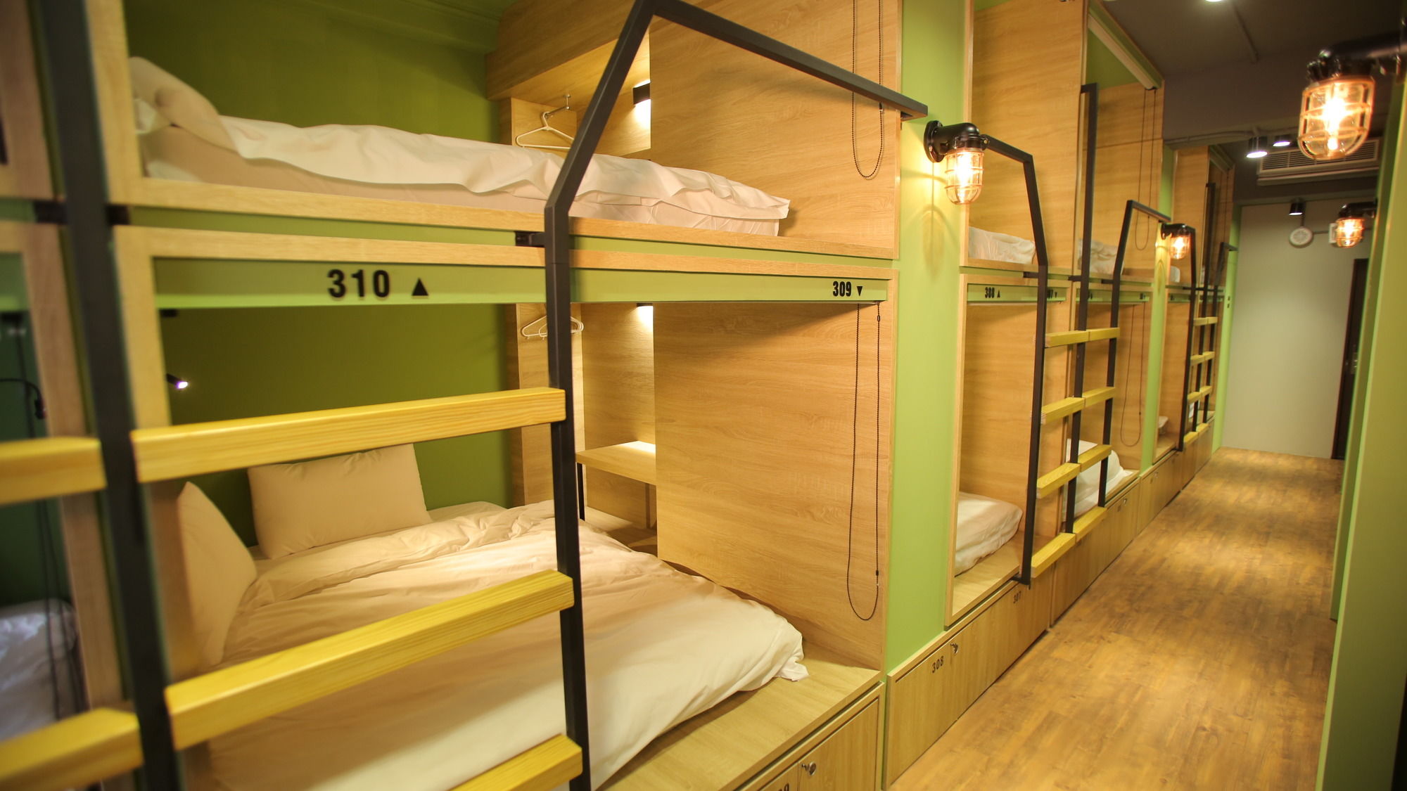 Фото Dongmen 3 Capsule Inn - Hostel