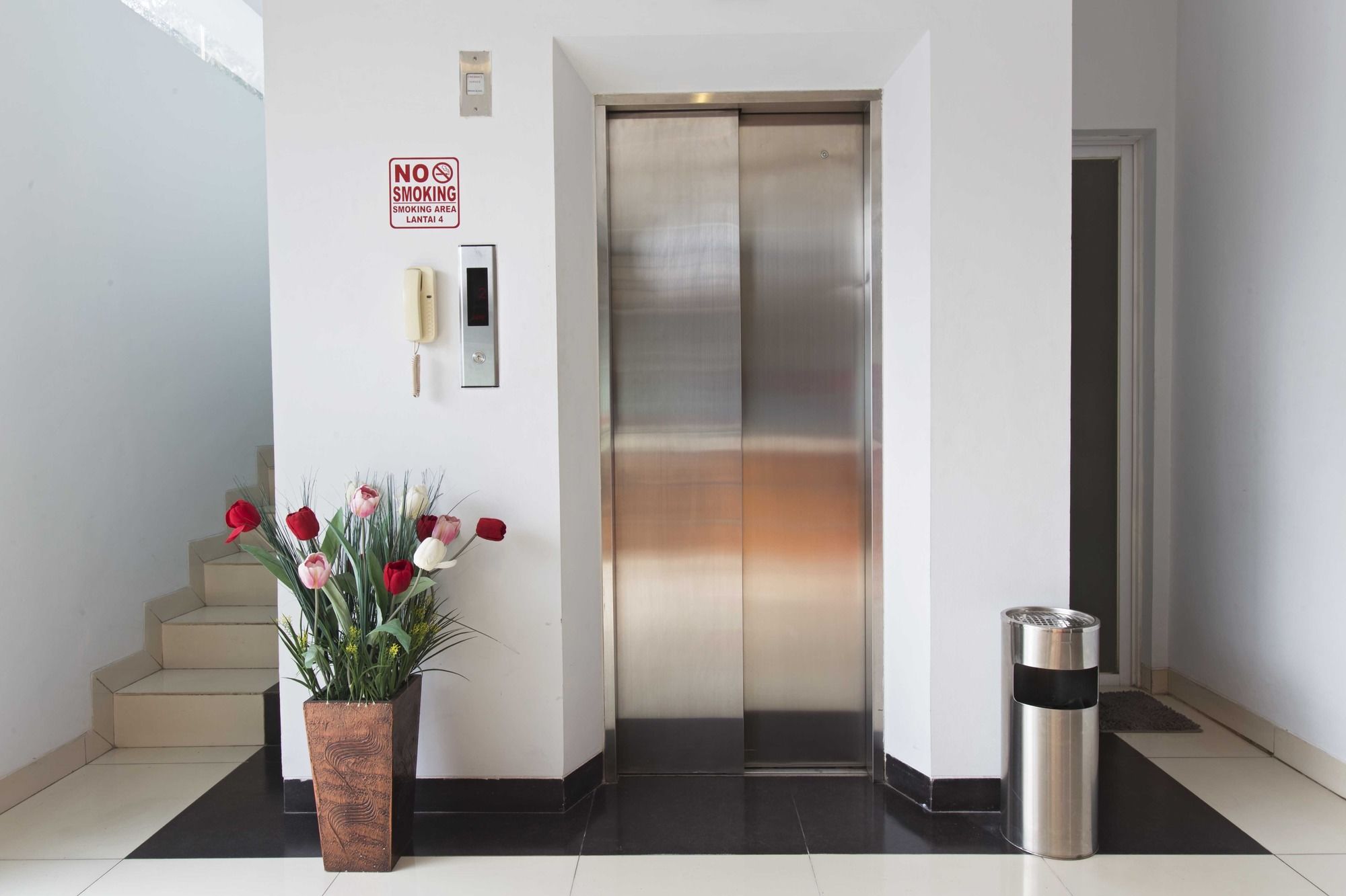 Фото RedDoorz near Thamrin City