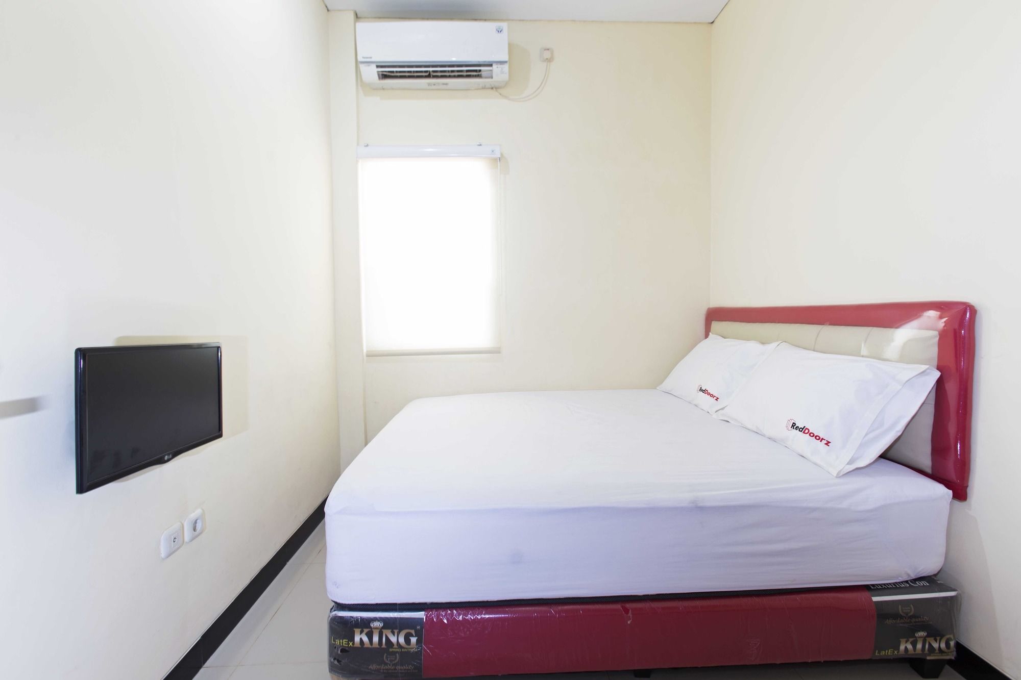 Фото RedDoorz @ Pemuda