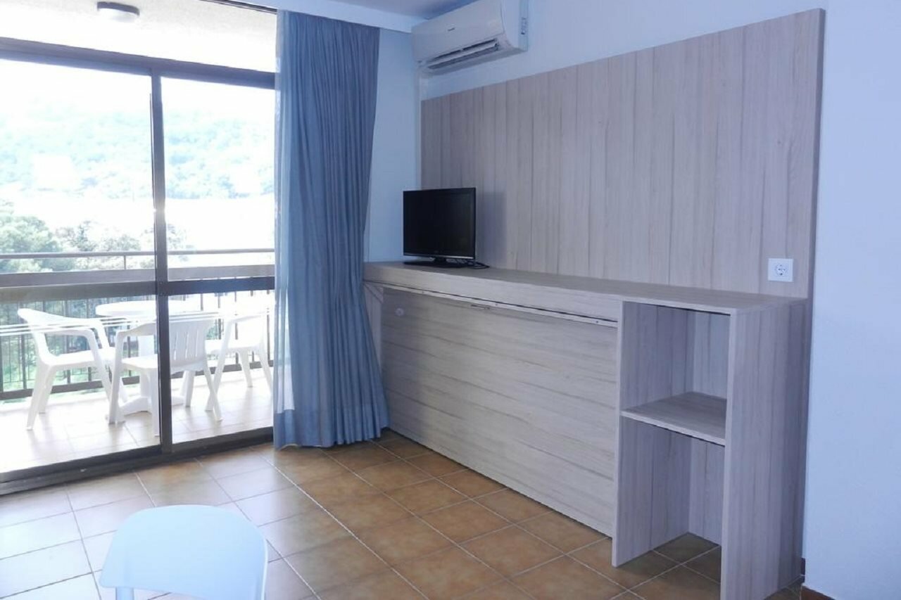 Фото Aparthotel GHT Tossa Park