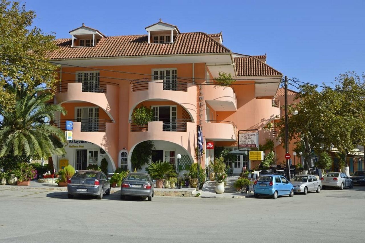 Фото отеля 1