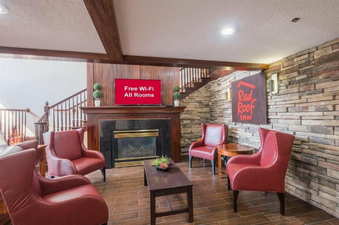 Фото Red Roof Inn & Suites Stafford