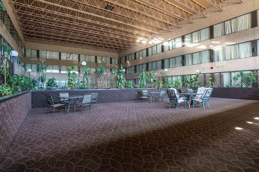 Фото Sandman Hotel Castlegar