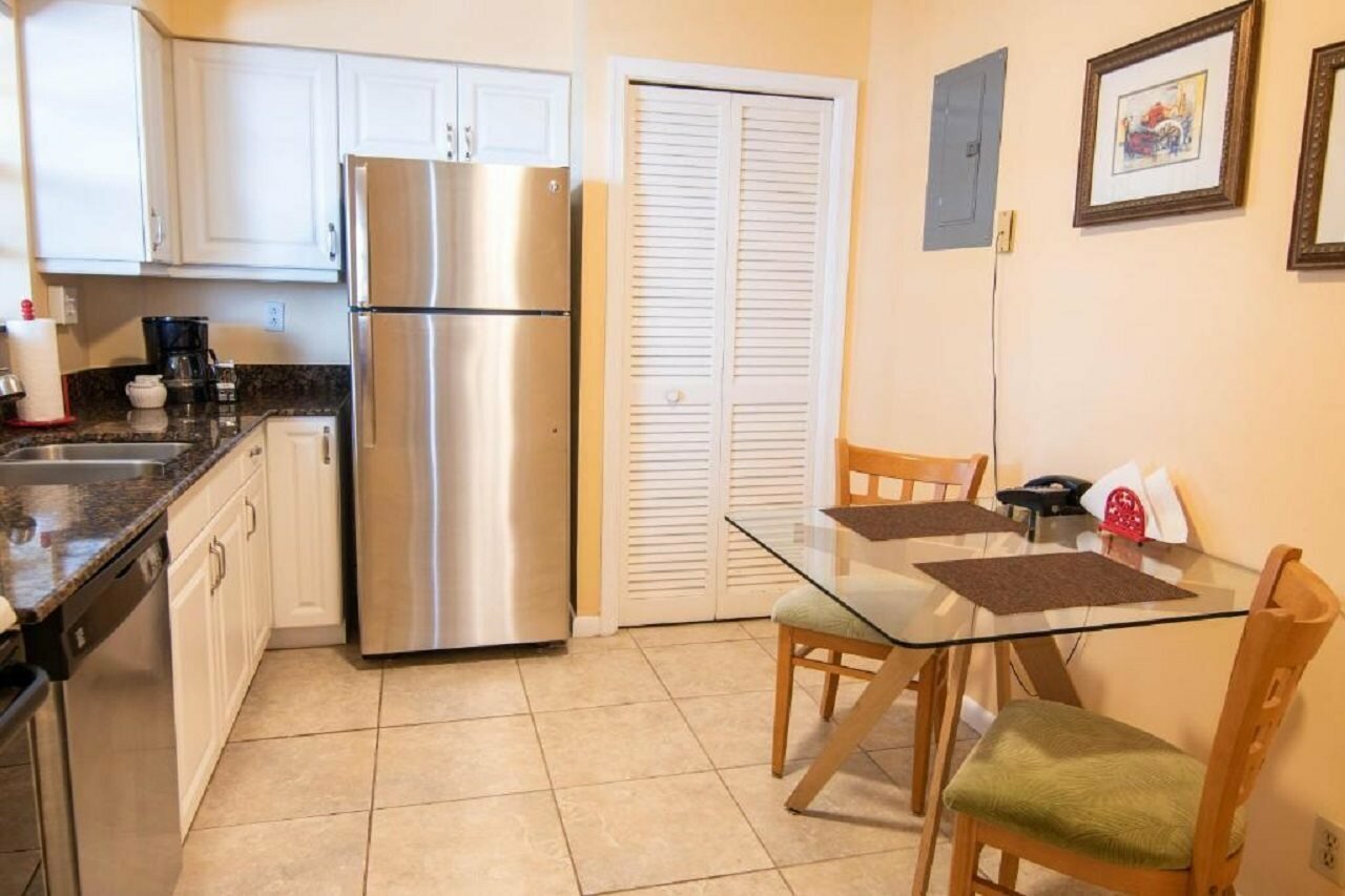 Фото Palm Beach Waterfront Suites