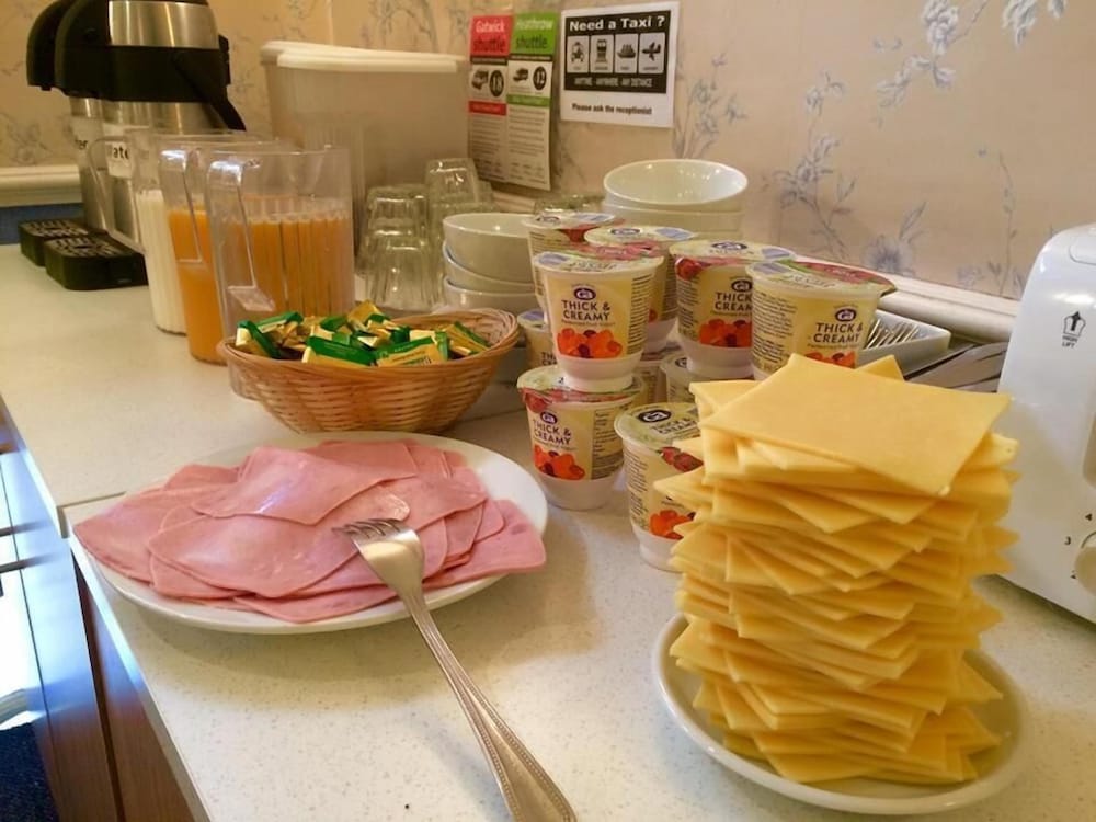 Фото West Cromwell Hotel