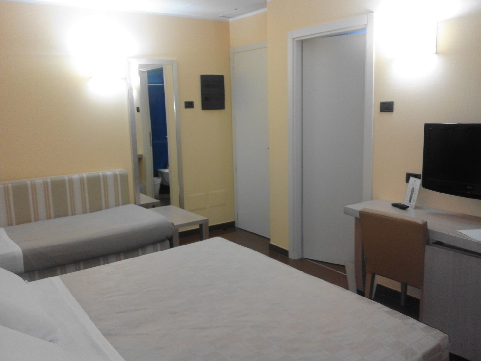 Фото Hotel Chiaraluna