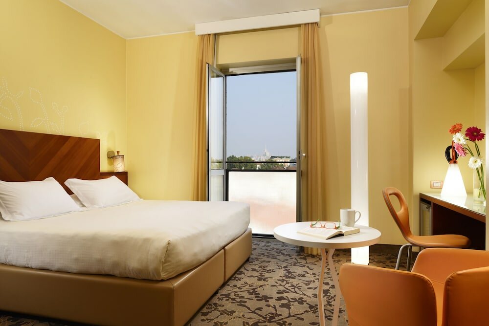 Фото отеля 2