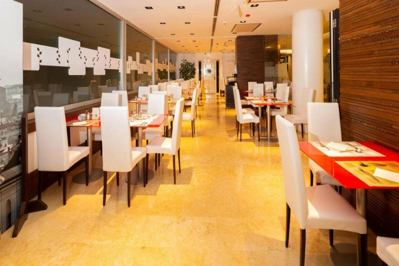 Фото Hilton Garden Inn Rome Claridge