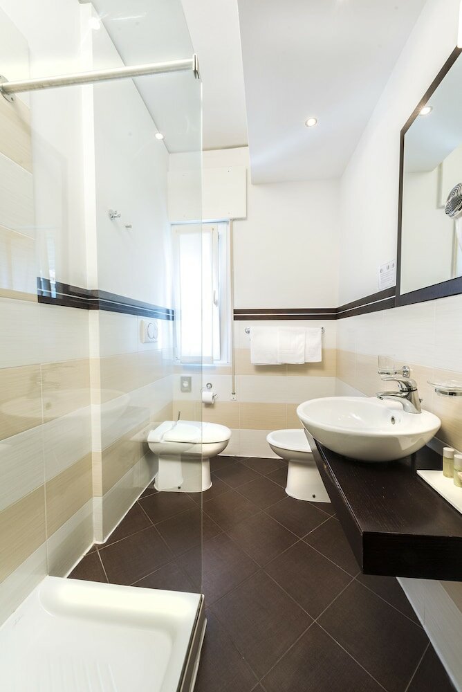 Фото Hotel Petit Palais