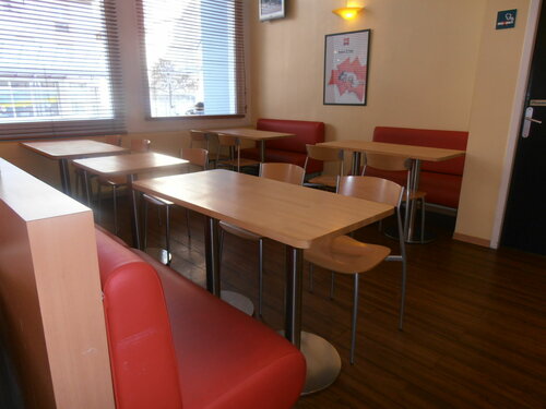 Гостиница ibis Millau в Мийо