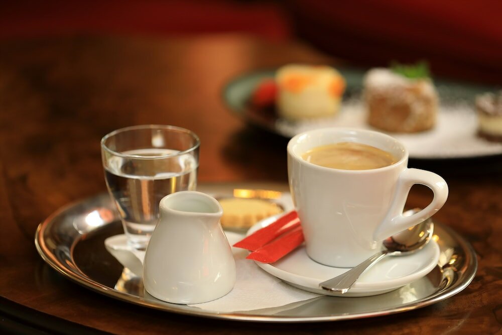 Фото Hotel Bellevue