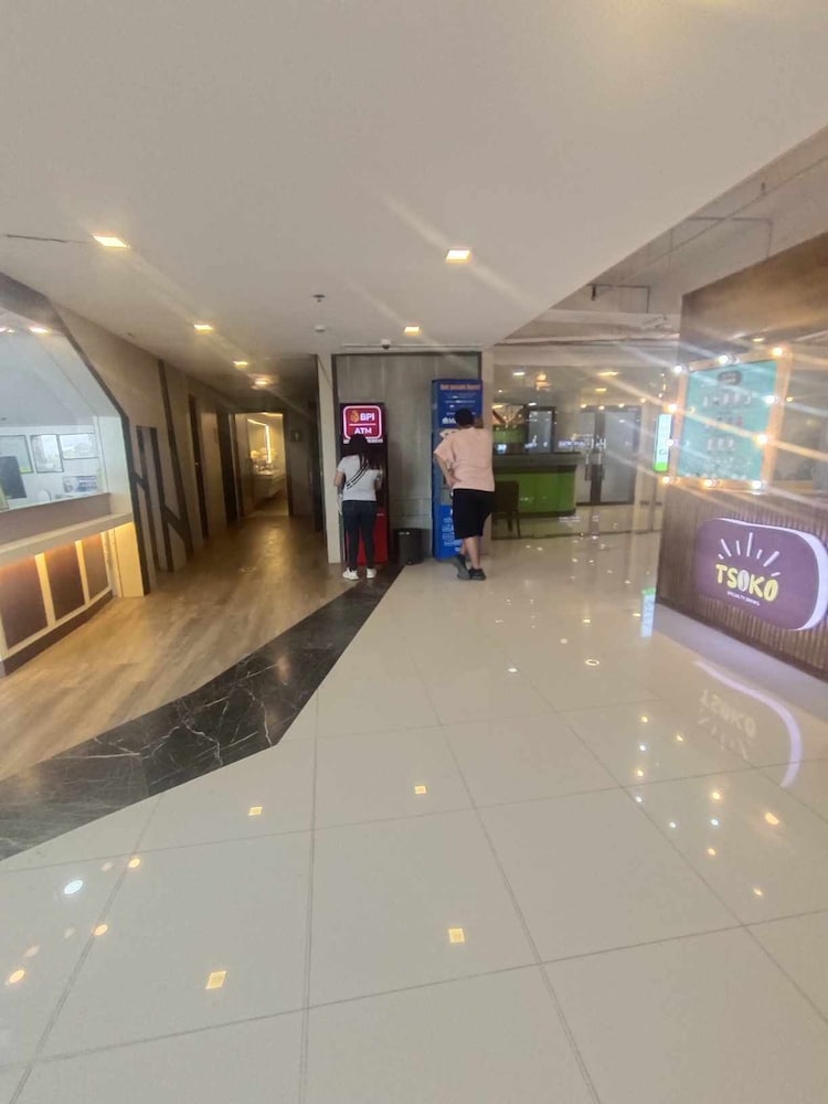 Фото 8 Newtown Boulevard