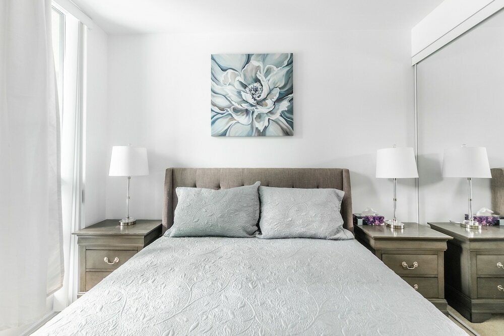 Фото Апарт-отель Globalstay Magnificent Toronto Condos
