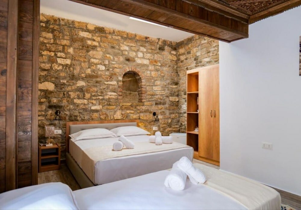 Фото Hotel Kapllani