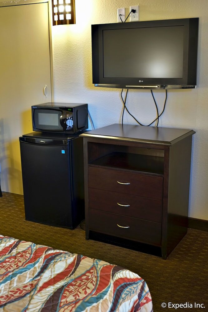 Фото Key Inn & Suites