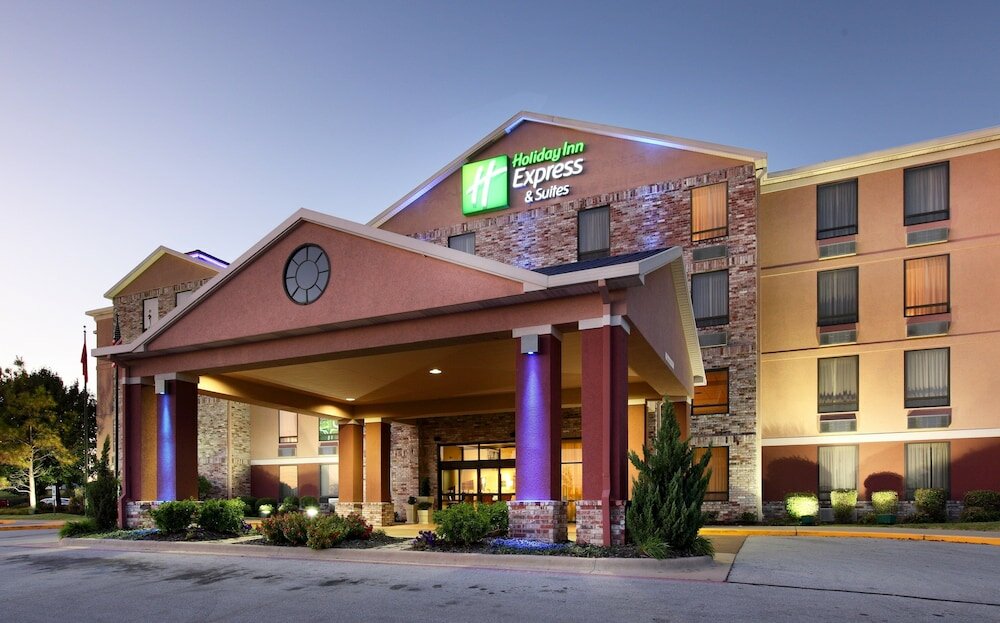 Фото Holiday Inn Express & Suites Harrison