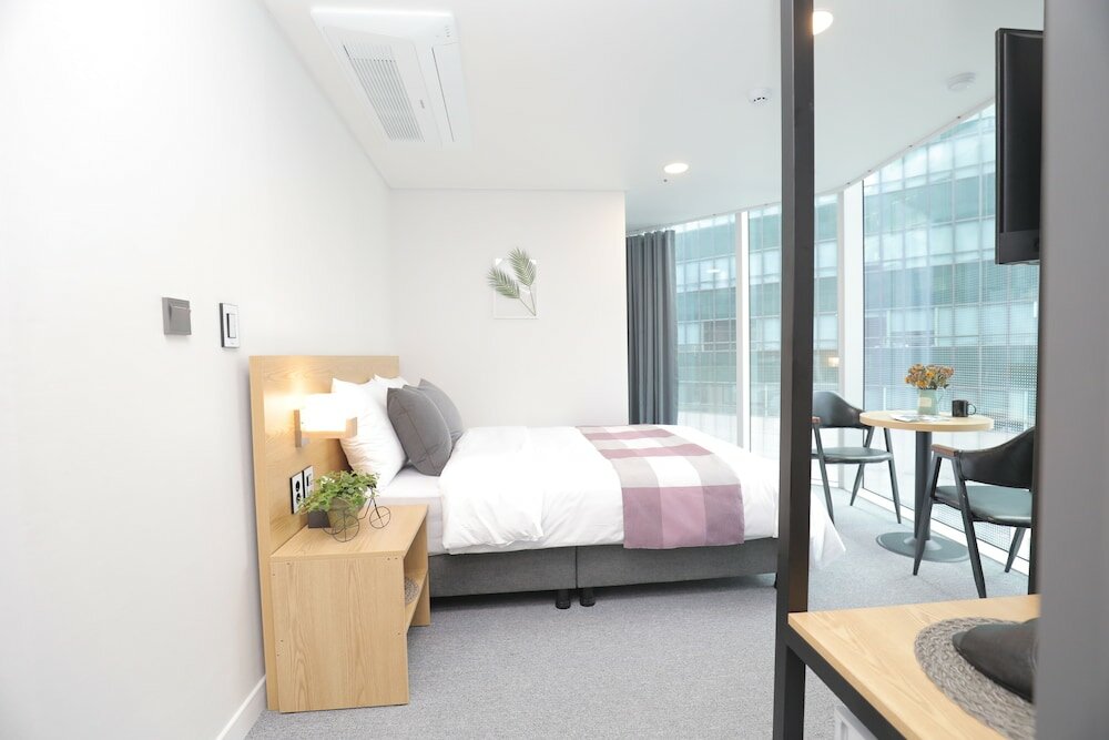Фото Line Hotel Myeongdong