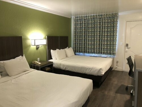Гостиница Gilroy Inn в Гилрое