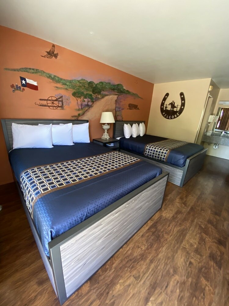 Фото Americas Best Value Inn The Legends Inn