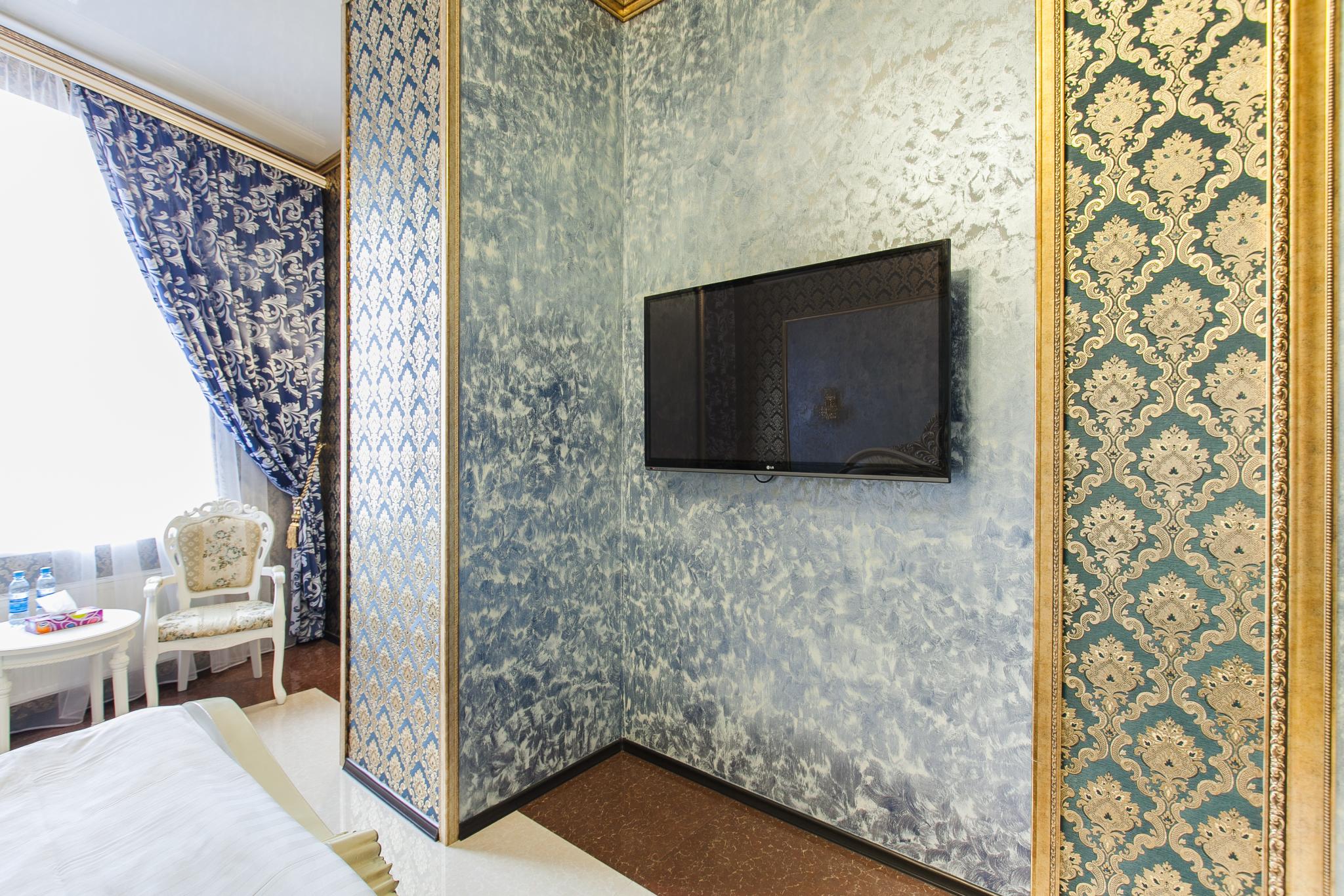 Фото Golden House