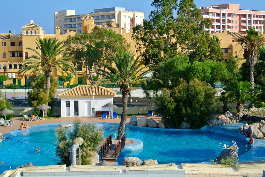 Фото Apartamentos Moguima